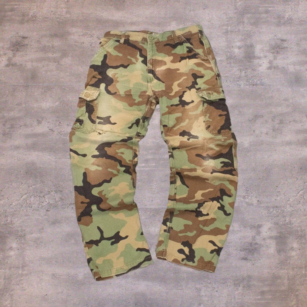 Y2K 00's Johnston Woodland Camo Distressed Baggy Reaxl Fit Wide Legged Pant's